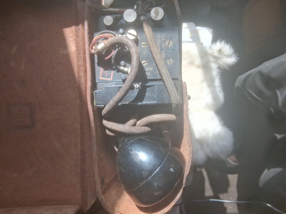 US ARMYww2 Field Telephone