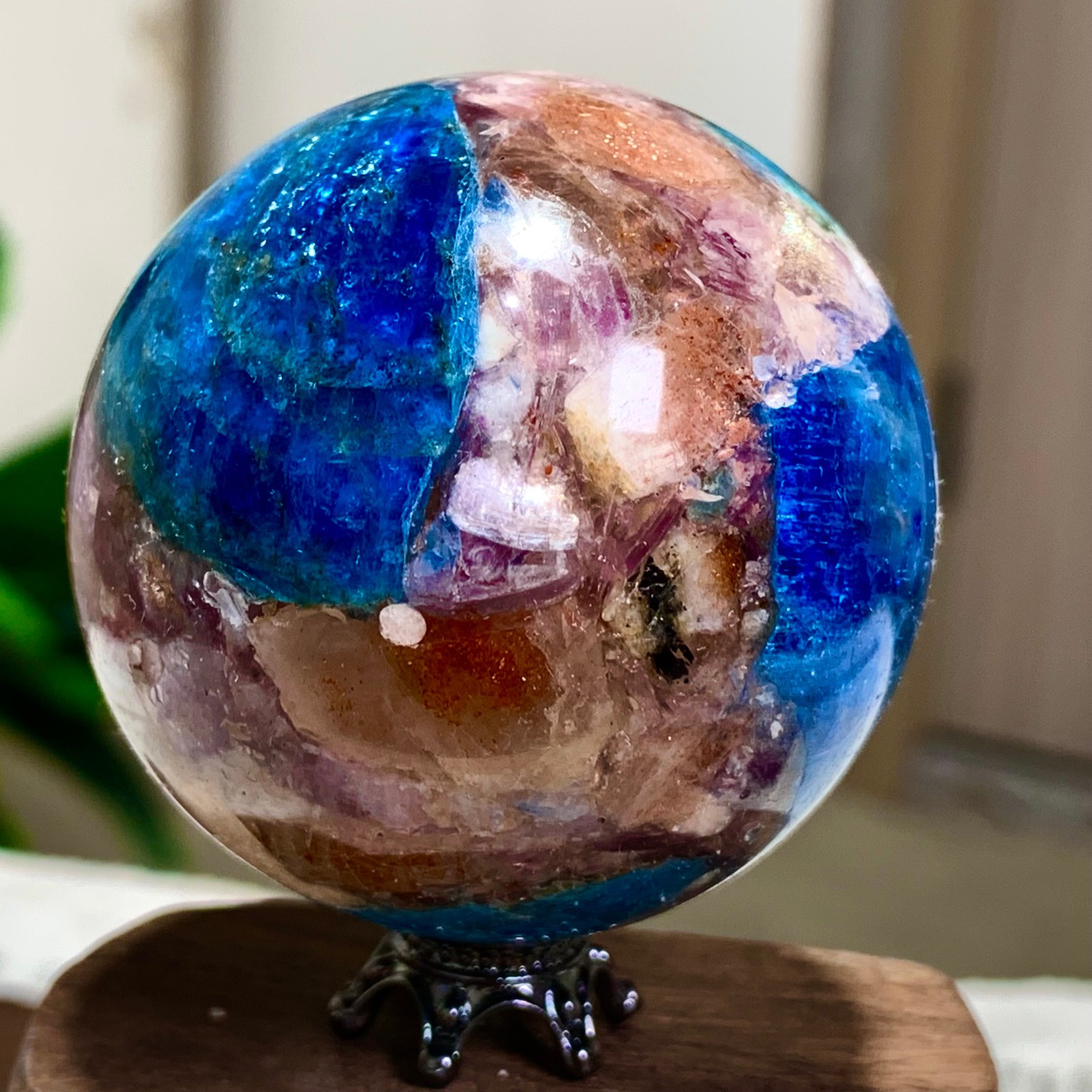 156G Natural Blue Aptite +Sun Stone purple lepidolite Sphere mineral sample