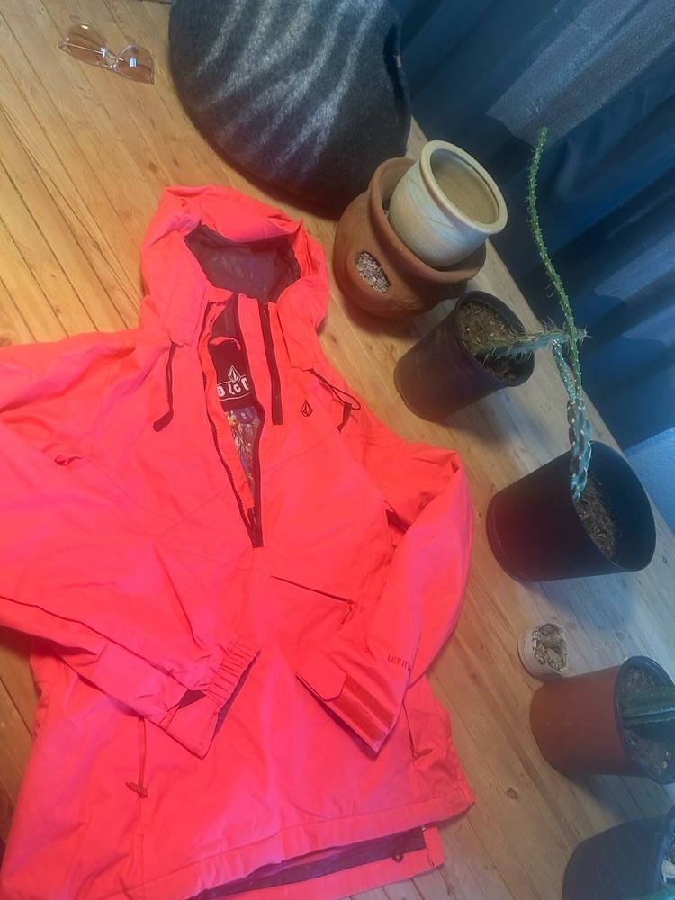 Volcom Hot Pink Snowboarding Jacket Size Small