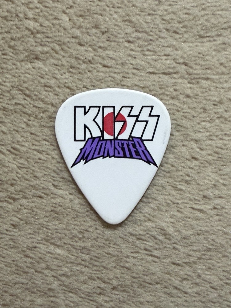 KISS “Paul Stanley” 2013 Japan Monster Tour Guitar Pick-Hello Kitty