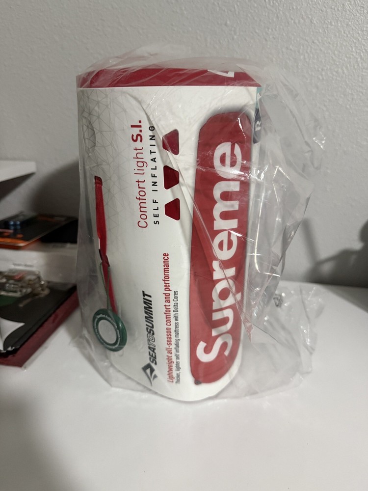 Supreme sea to summit Inflatable sleeping mat
