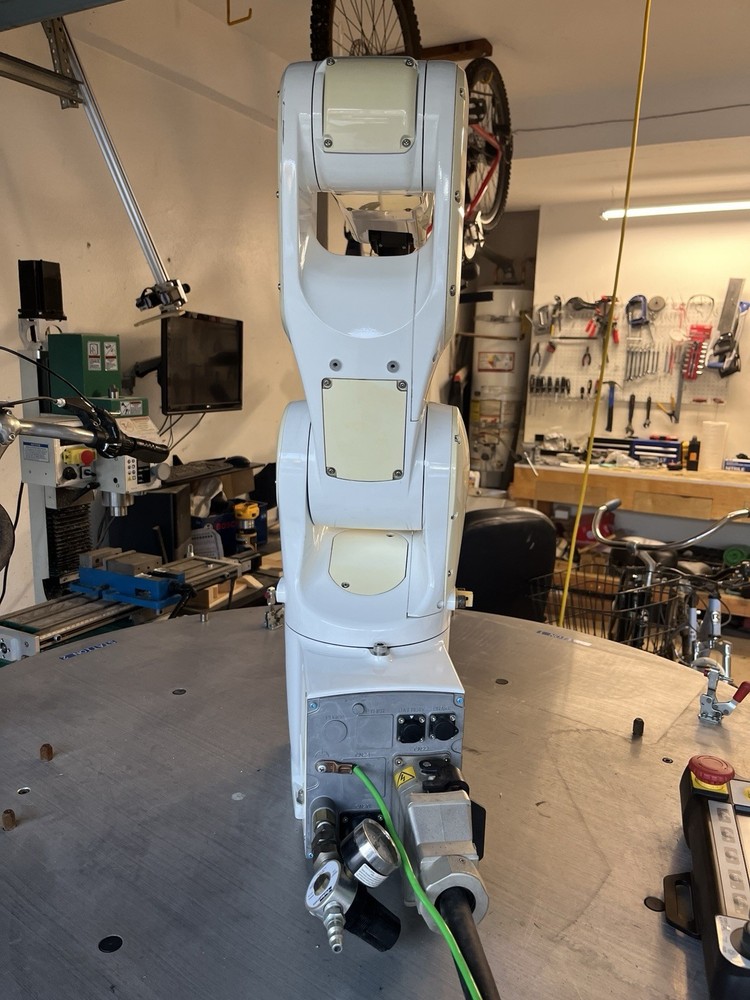 Denso Robot VS060A3 Fully Functional. Includes: Denso Robot Arm and Controller