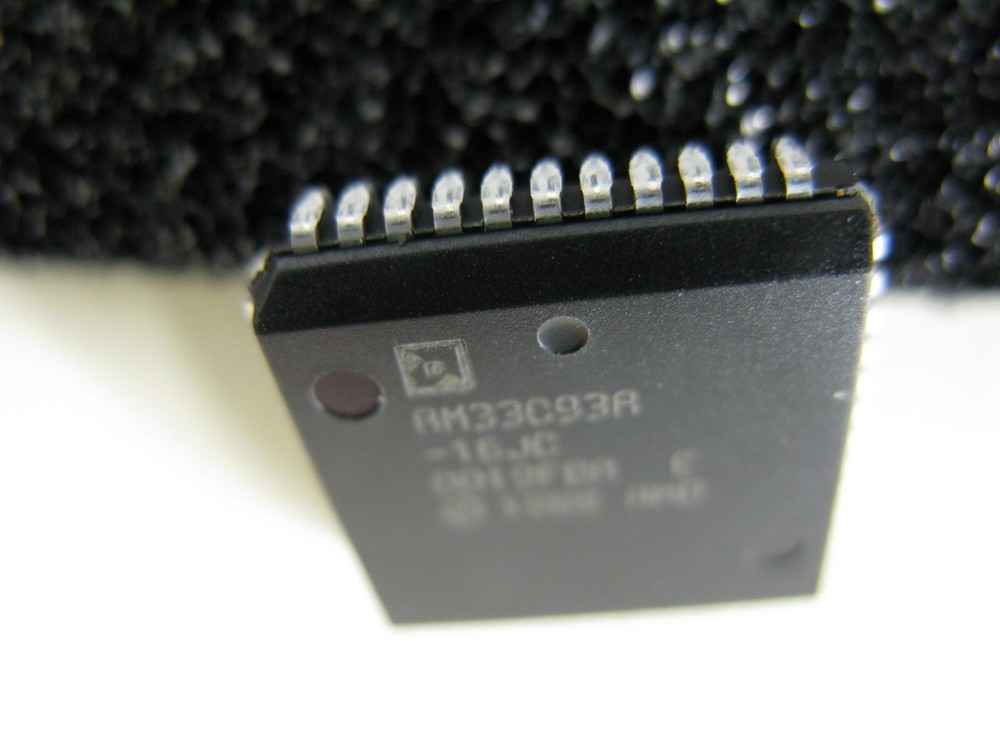 (1) AM33C93A-16JC Enhanced SCSI-BUS Interface Controller PLCC44