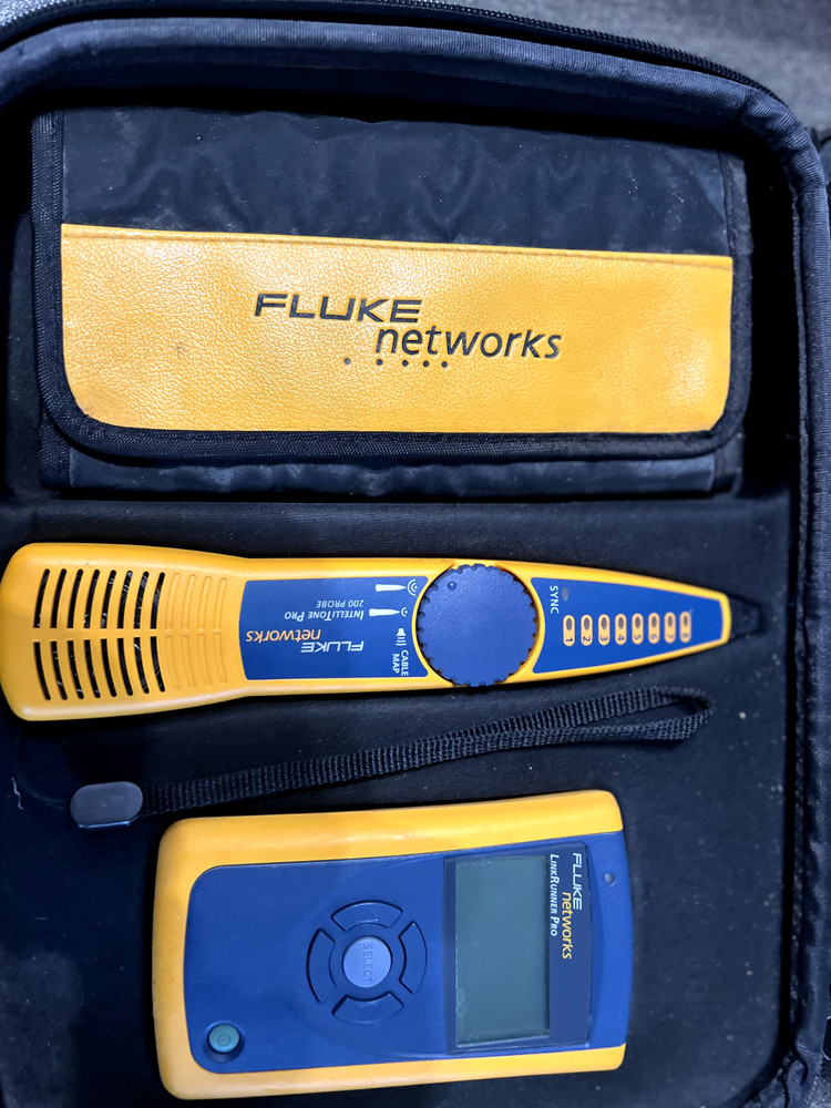 Fluke Networks LinkRunner Pro Network Multimeter + IntelliTone 200 Probe + Case