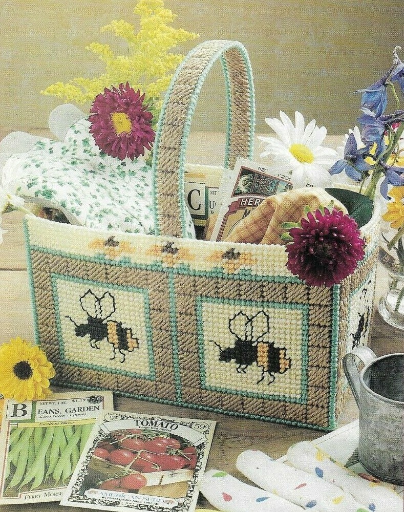 GARDENER'S BASKET BEE HOME DECOR PLASTIC CANVAS PATTERN INSTRUCTIONS