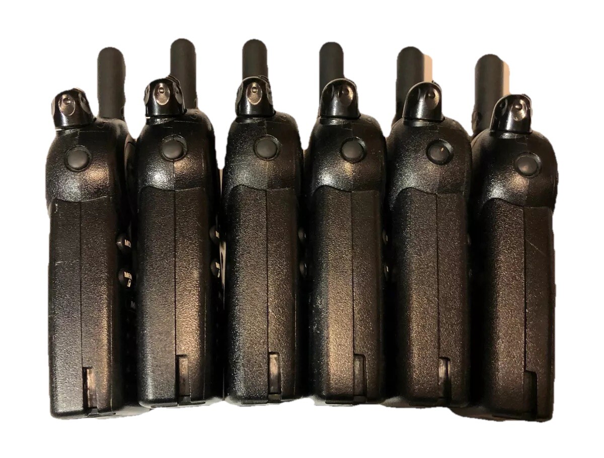 Motorola CLS1410 UHF Radios Walkie Talkies with 6 Multi Charger