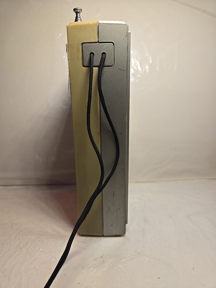 Vintage Sears Roebuck Portable Handheld Solid State AM/FM,TransistorRadio Tested