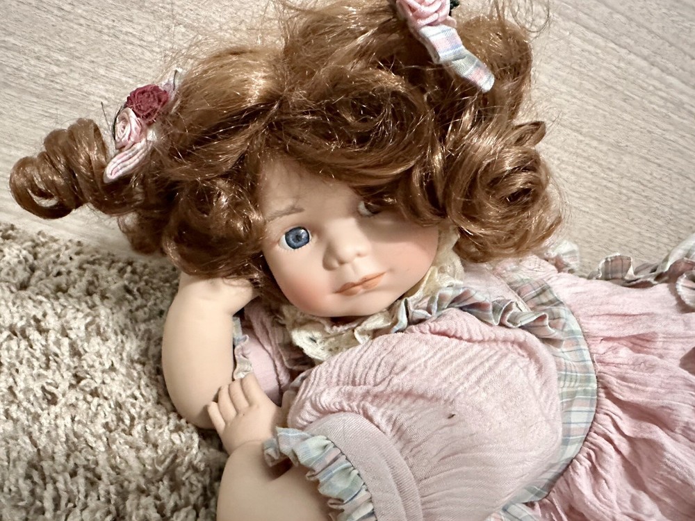 Sissy – The Dreamy Enigma - Haunted Doll