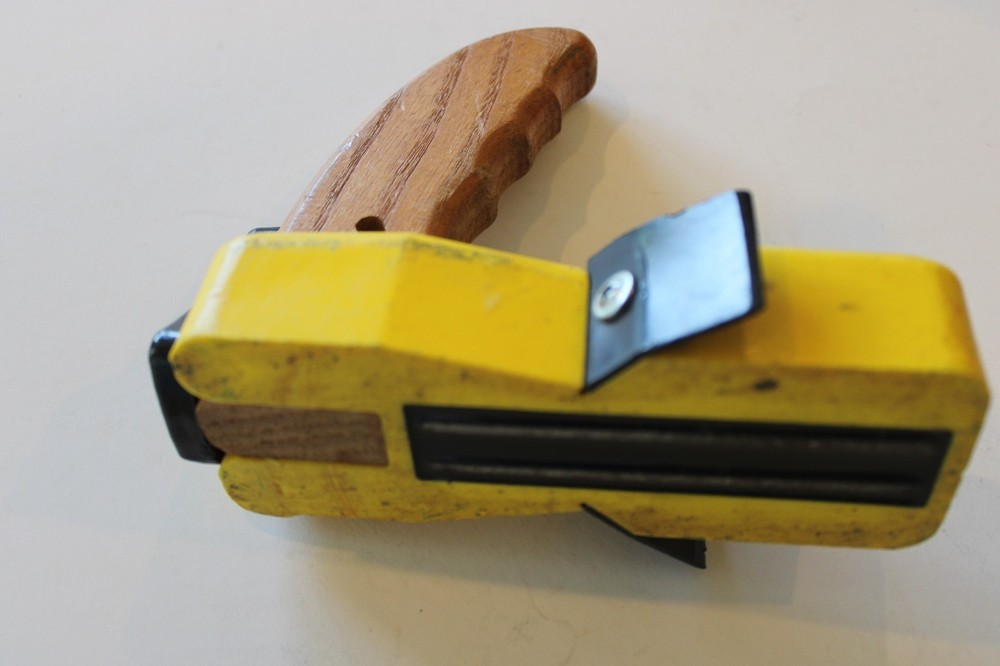 GRIP-TITE GUIDE MAGNETIC FEATHERBOARD