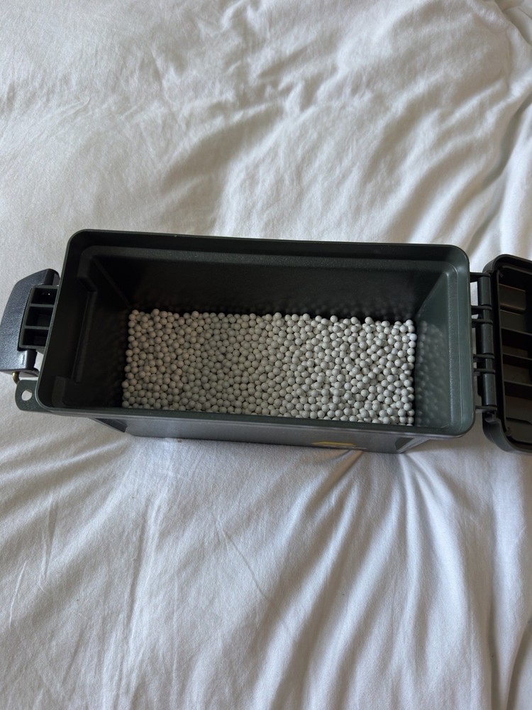 AIRSOFT SET WITH BIODEGRADABLE AMO
