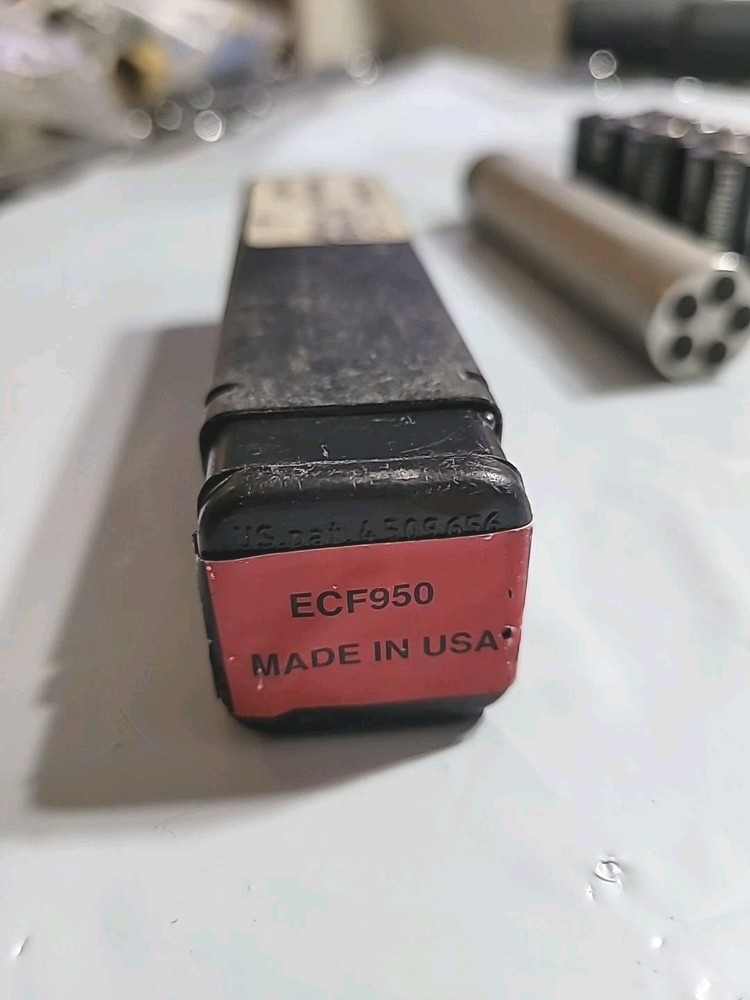 Snap-on ECF925 Flashlight W/8 Batteries. Used