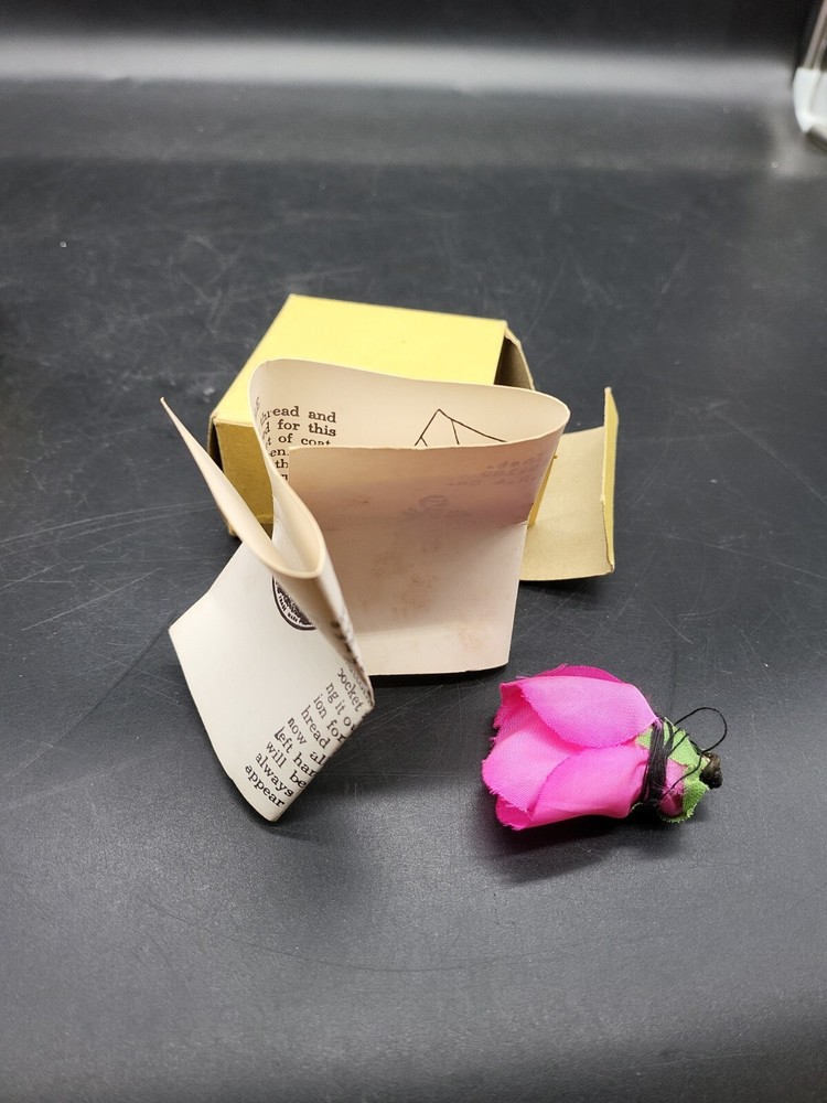 E-Z Magic Flower in Button Hole Magic Trick Original Box