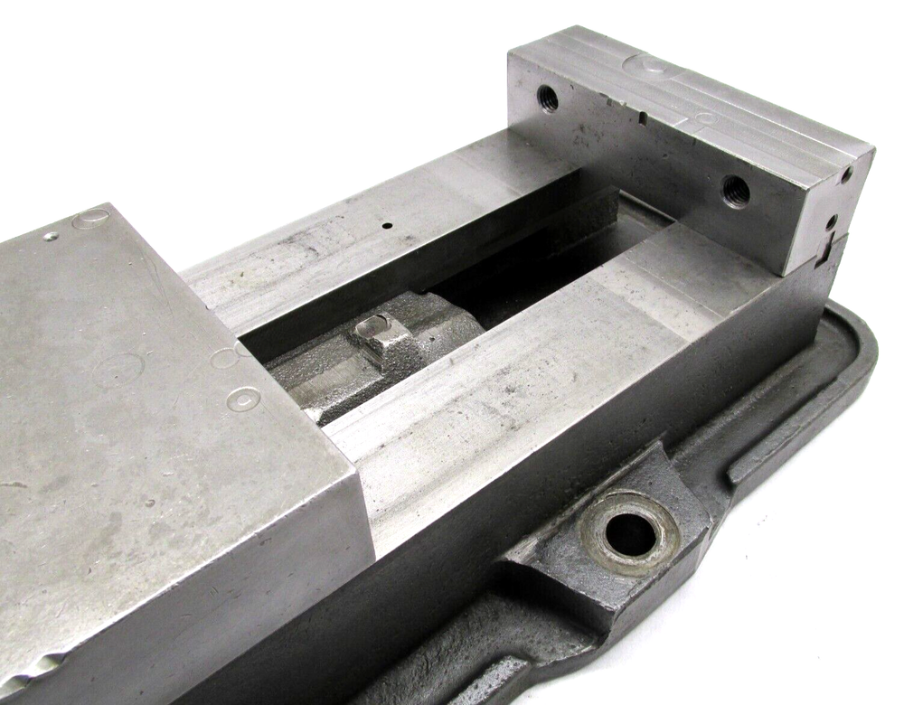 KURT ANGLOCK 6" MILLING MACHINE VISE - #D60
