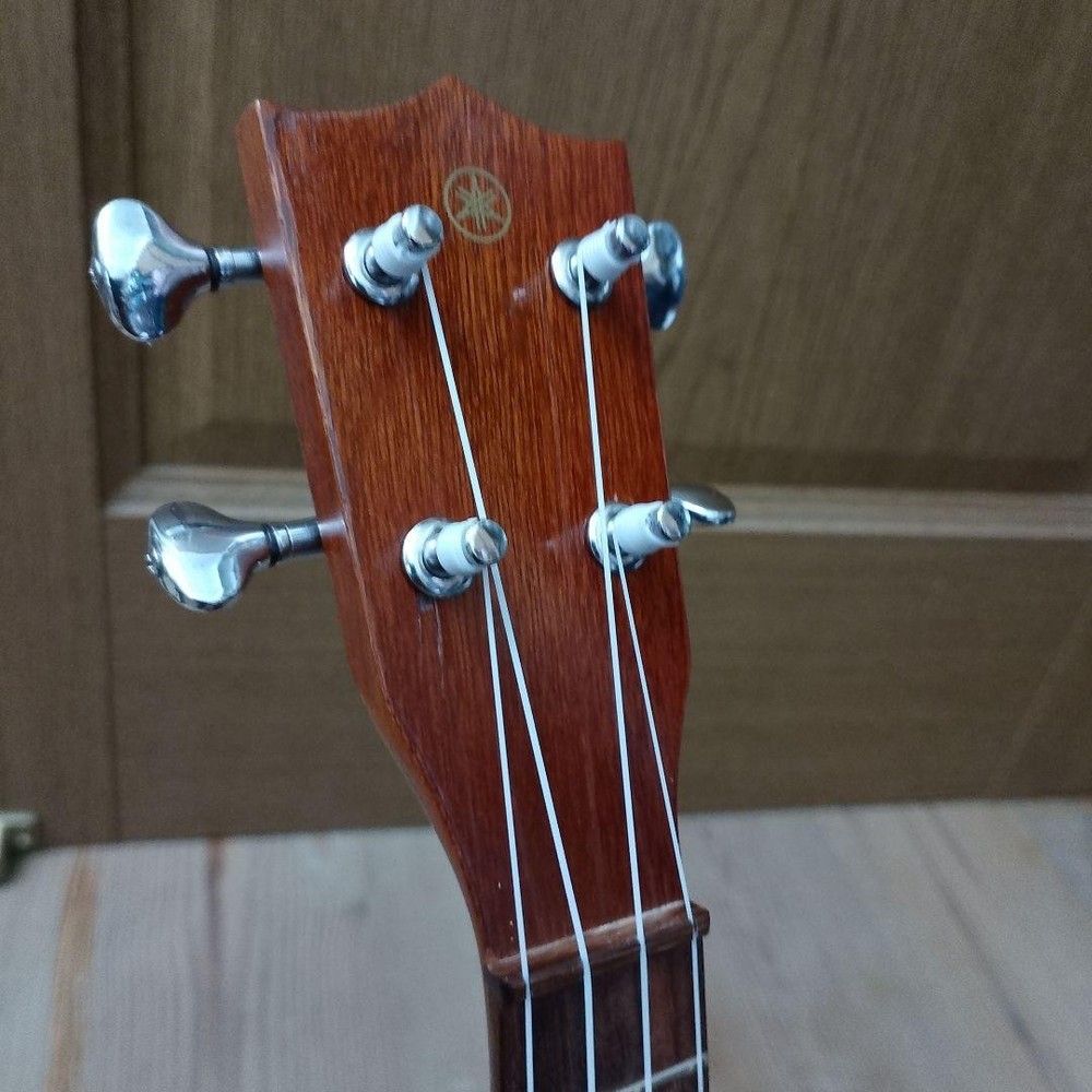 YAMAHA soprano ukulele