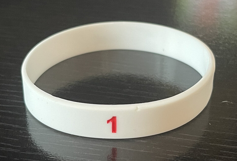 Titleist #1 rubber wristband bracelet - White/black/red Pro V1 Golf - Adult Size