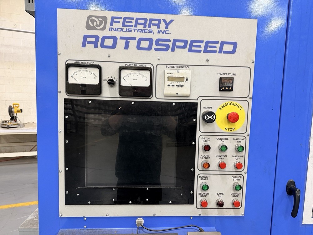 Ferry RS4-3300 Rotomold Machine