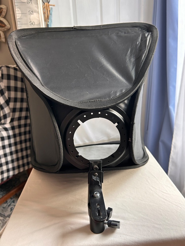Flash Soft box w/ Hot shoe mount-24"square with relective & soft white-foldable