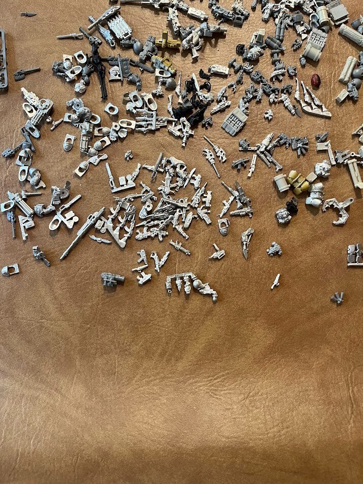Large Lot of Warhammer 40k Bits 250+ Pieces Metal & Plastic