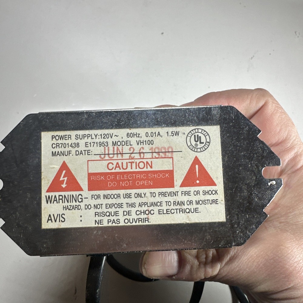 RCA 10dB Amplifier 50-900MHz Model VH100