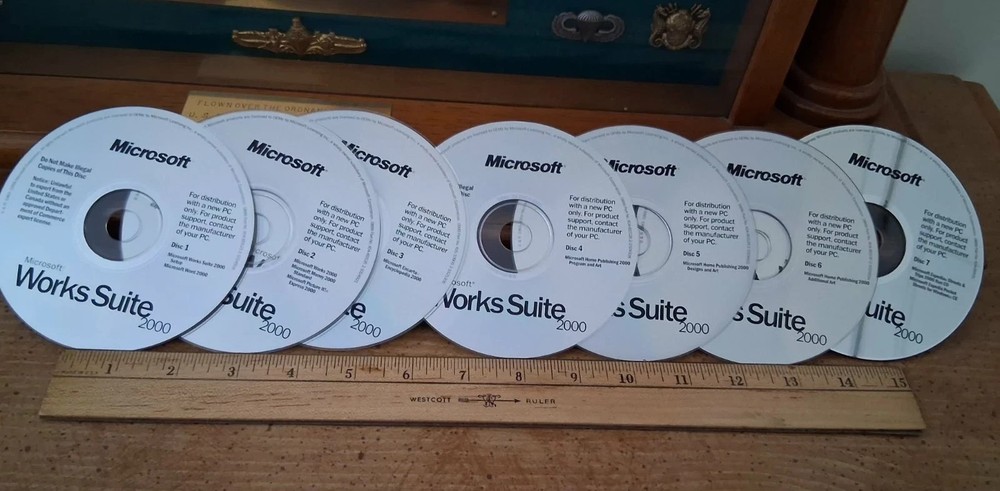 Microsoft Works Suite 2000 Complete 8 CD Set Vintage Software