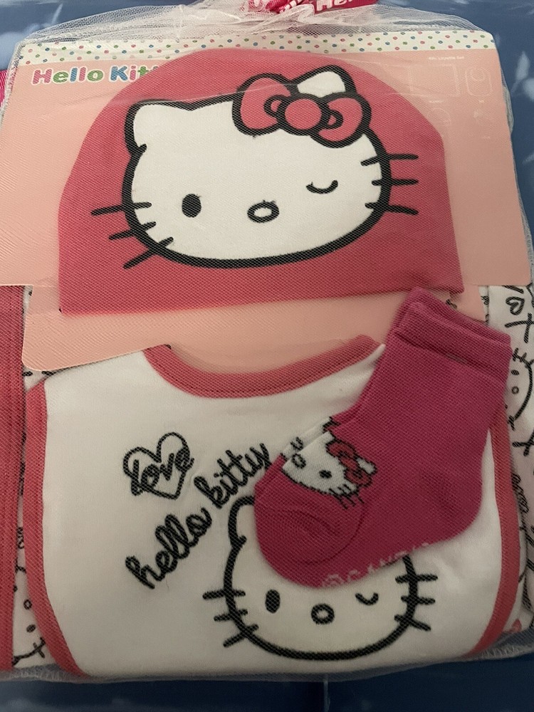 Hello Kitty Baby Gift Set