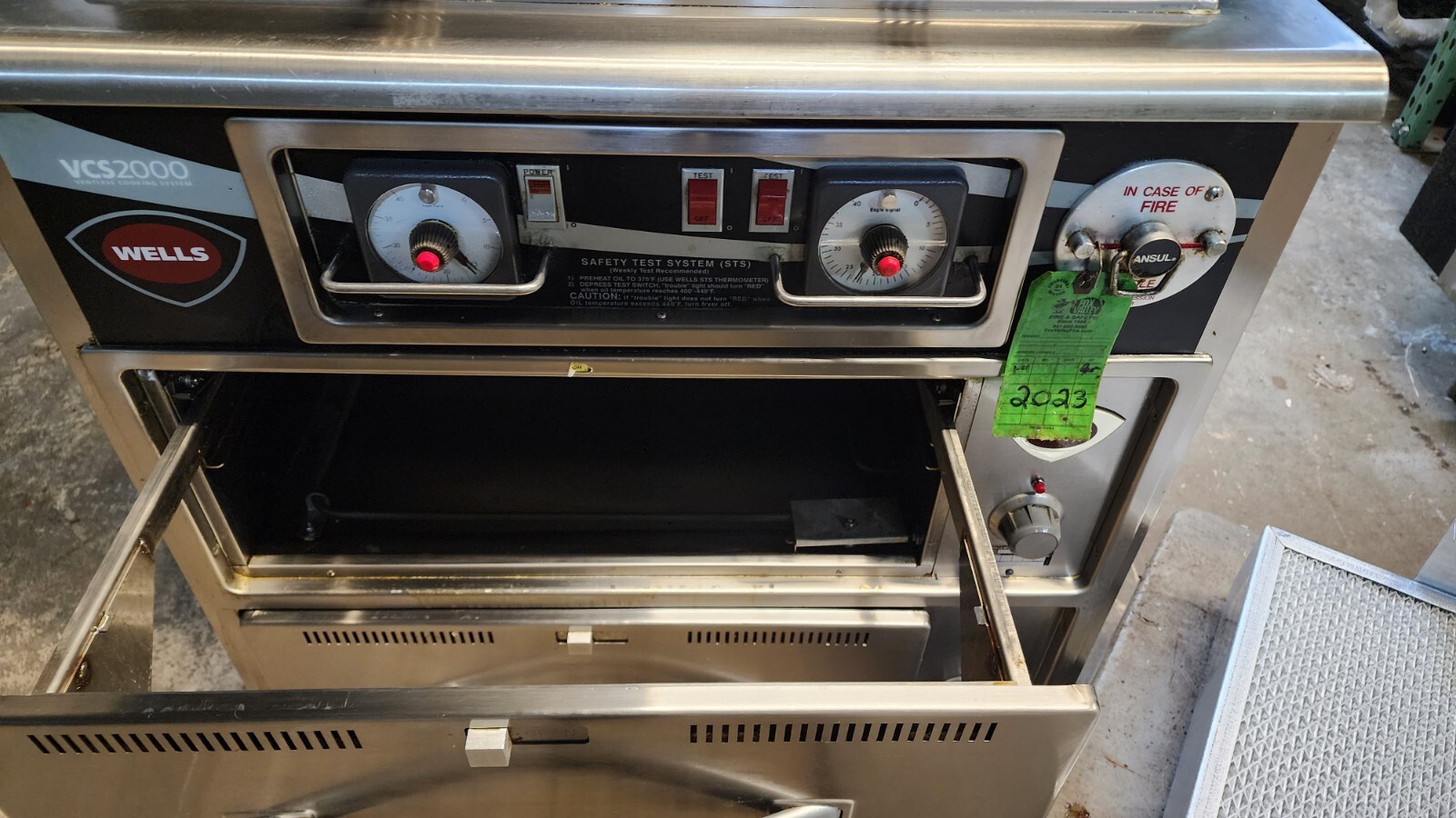 Wells Wvgf VCS2000 VENTLESS DOUBLE FRYER W/2 WARMER DRAWERS