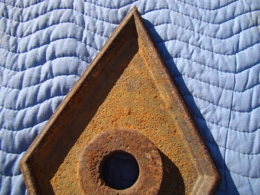 ANTIQUE CAST IRON BUILDING BRICK WALL ANCHOR