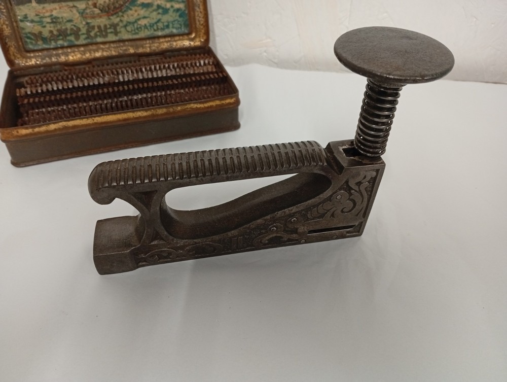 Vintage Machine Belt Stapler Staple Gun Tool Working