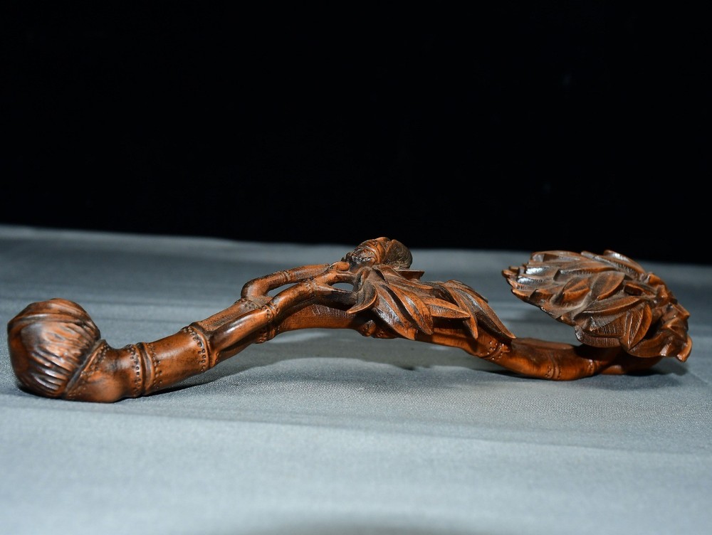 Exquisite Small Leaf Boxwood Bamboo Leaf Ruyi Ornament