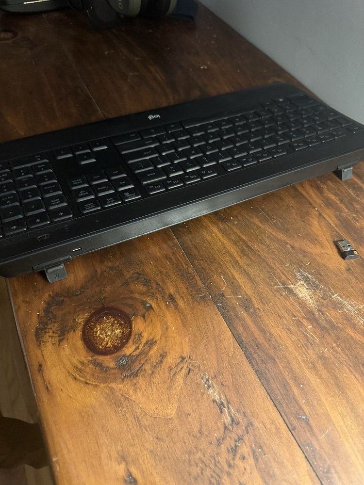 Logitech K800 Wireless Illuminated Keyboard + Logitech MX Master Mouse Combo Set