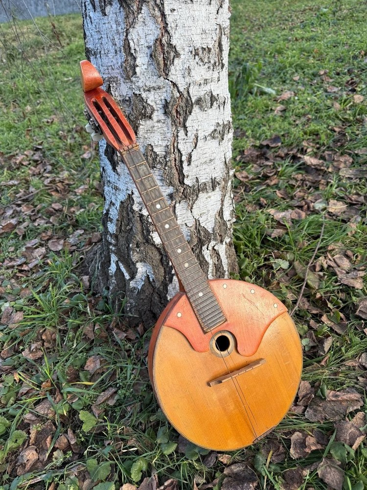 Vintage domra 4 strings / national stringed instrument