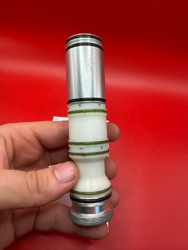 Smart Parts Shocker SFT Bolt/Engine White & Silver