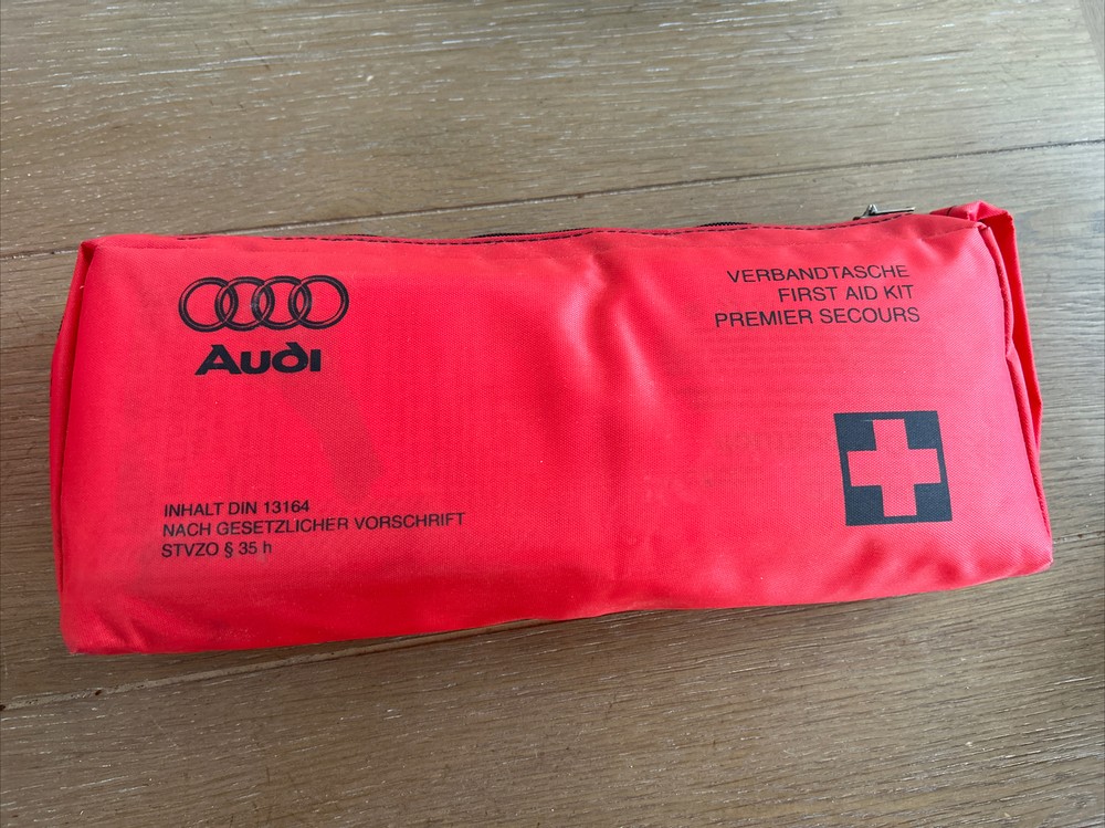 AUDI FIRST AID KIT 13164 Mostly New