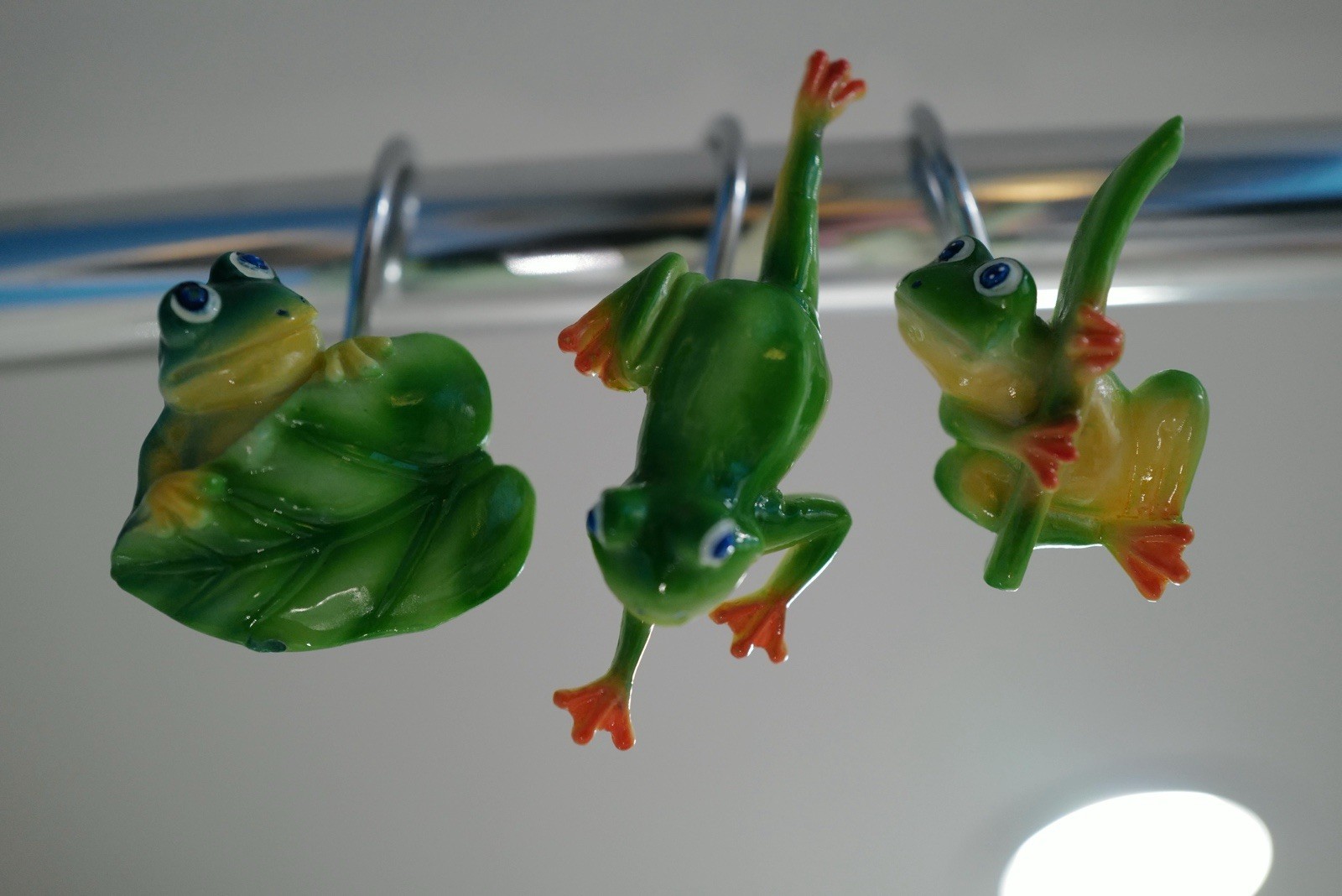 Green Tree Frog Shower Curtain Rod Hooks Lot 12 Pc Lot Bath Decor Climbing Cute