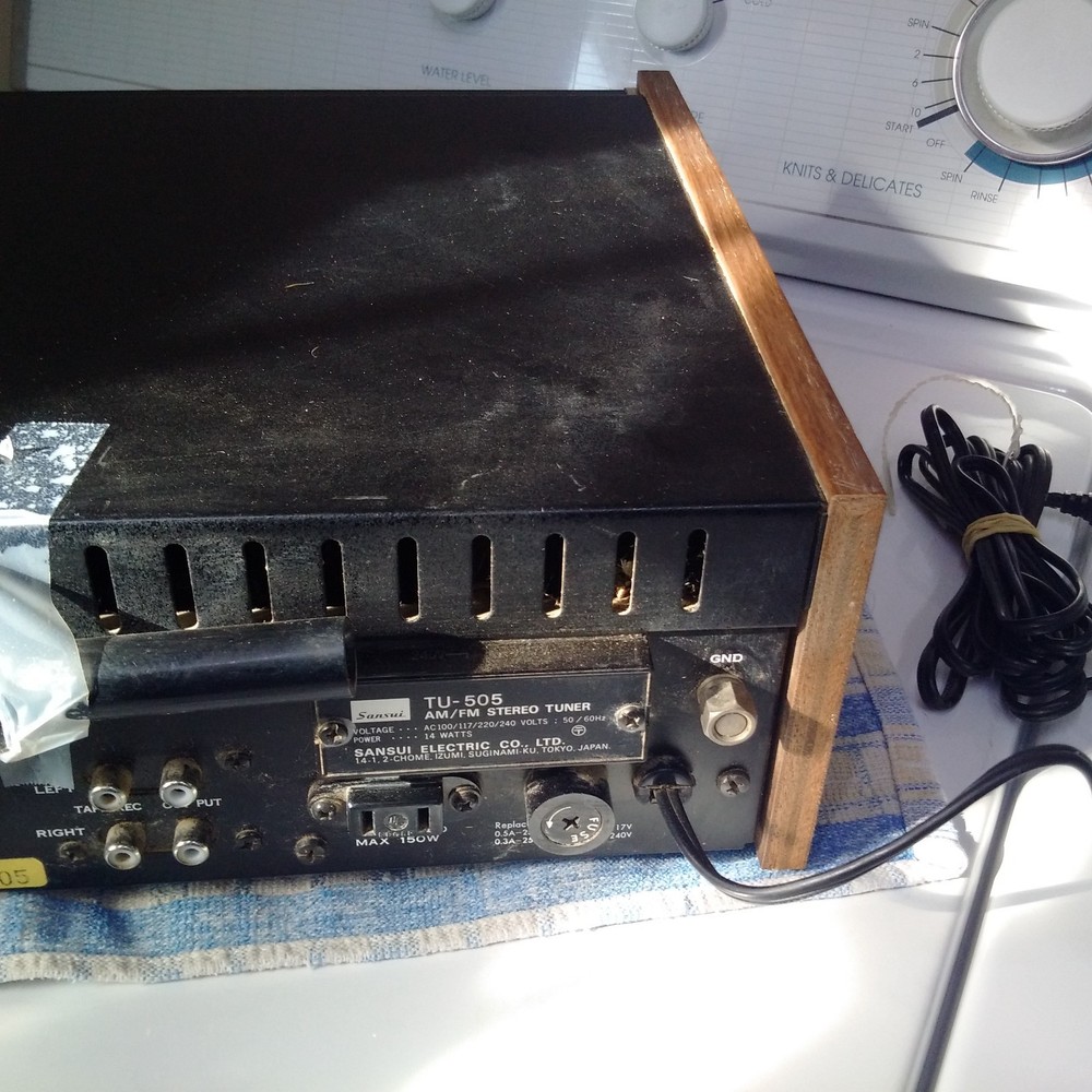 Vintage Sansui TU-505 Tuner - working