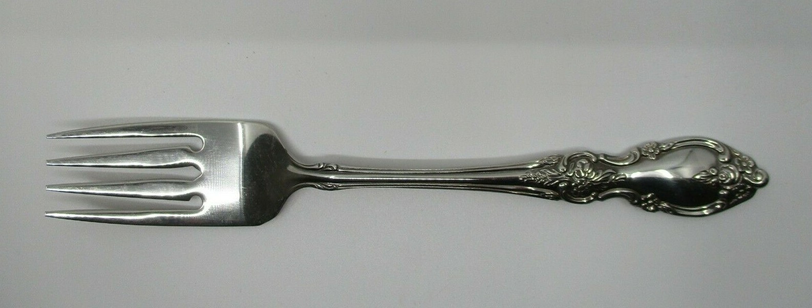 ONEIDA STAINLESS LOUISIANA SALAD FORK - 6 3/4" - 02D