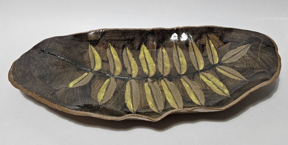 Signed Studio Art Pottery Leaf Pattern Textured Plate