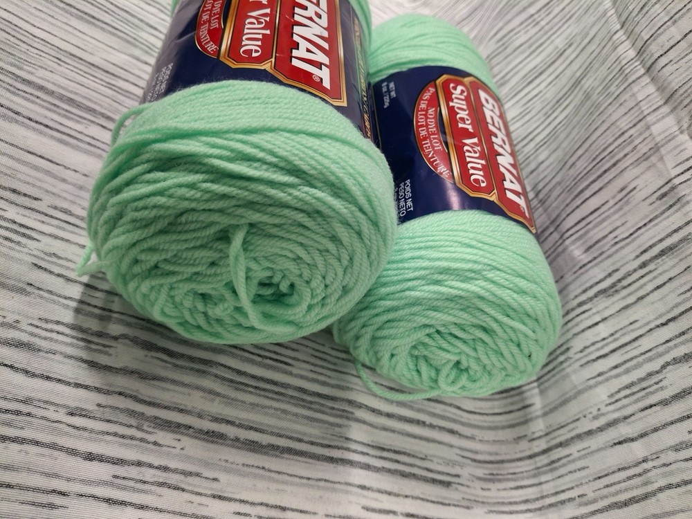 2x Bernat Super Value 8 oz 4 Ply Solid Yarn-Deep Mint 164053-8886