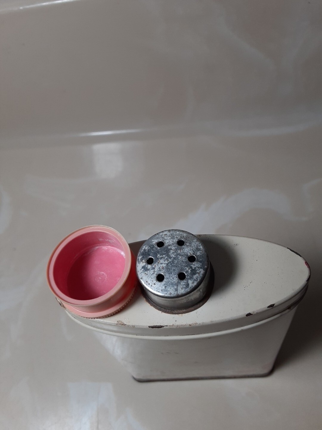 Vintage Avon TO A WILD ROSE Perfumed Talc Powder Tin w/partial contents