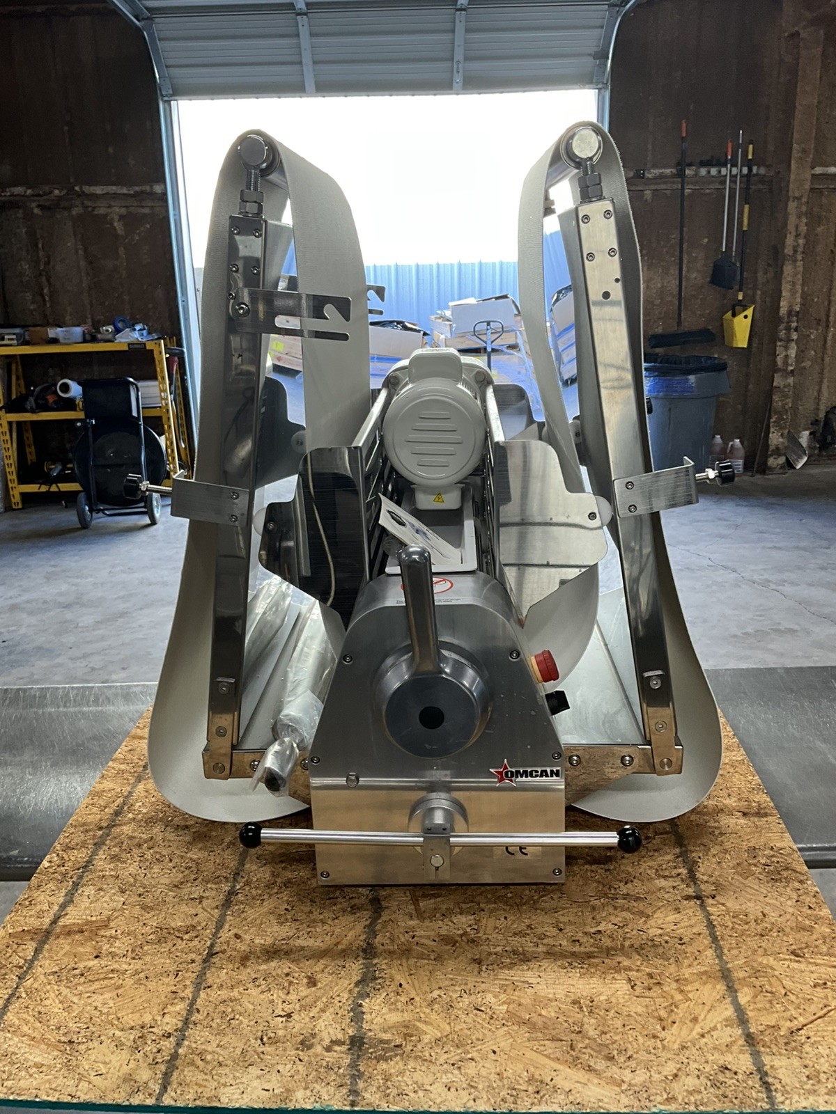 Omcan USA 42154 Countertop Reversible Dough Sheeter 20-1/2" Rollers BE-CN-2083