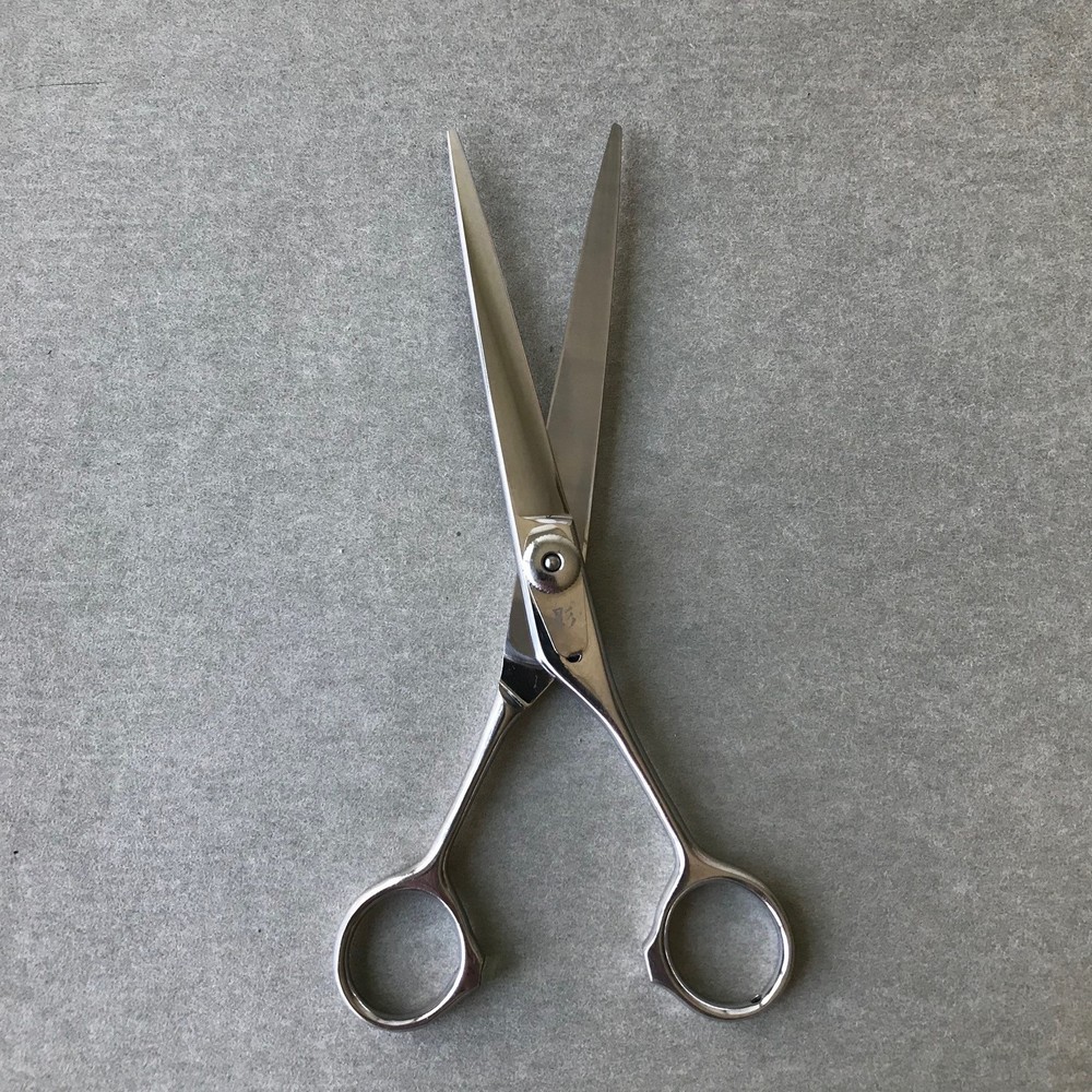 Japanese Hair Scissors Professionally Sharpened preowned Finger rest missing