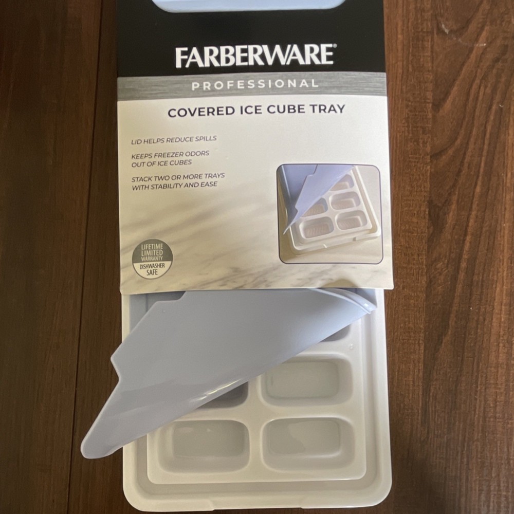 Farberware Covered Stackable Ice Cube Tray White Plastic 12-Hole Dishwasher Safe