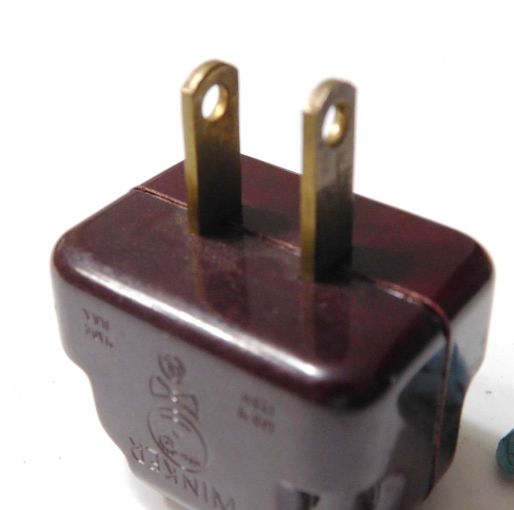 1960'S BAKELITE "WINKER" MAGIC FLASHER LIGHT ACCESSORY - ORIGINAL PACKAGING