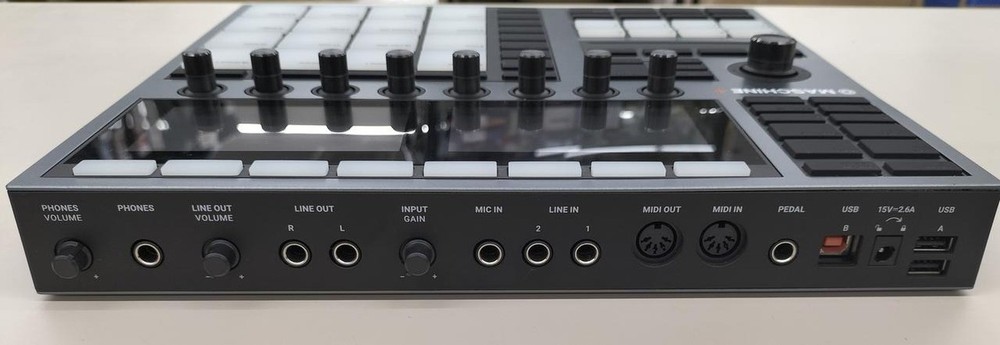 Native Instruments Maschine+ Standalone Sampler Drum Machine Beat Maker w/ Box