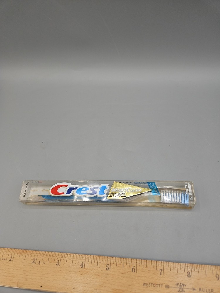 Vintage CREST Multi Clean Toothbrush medium 61 full Size Blue