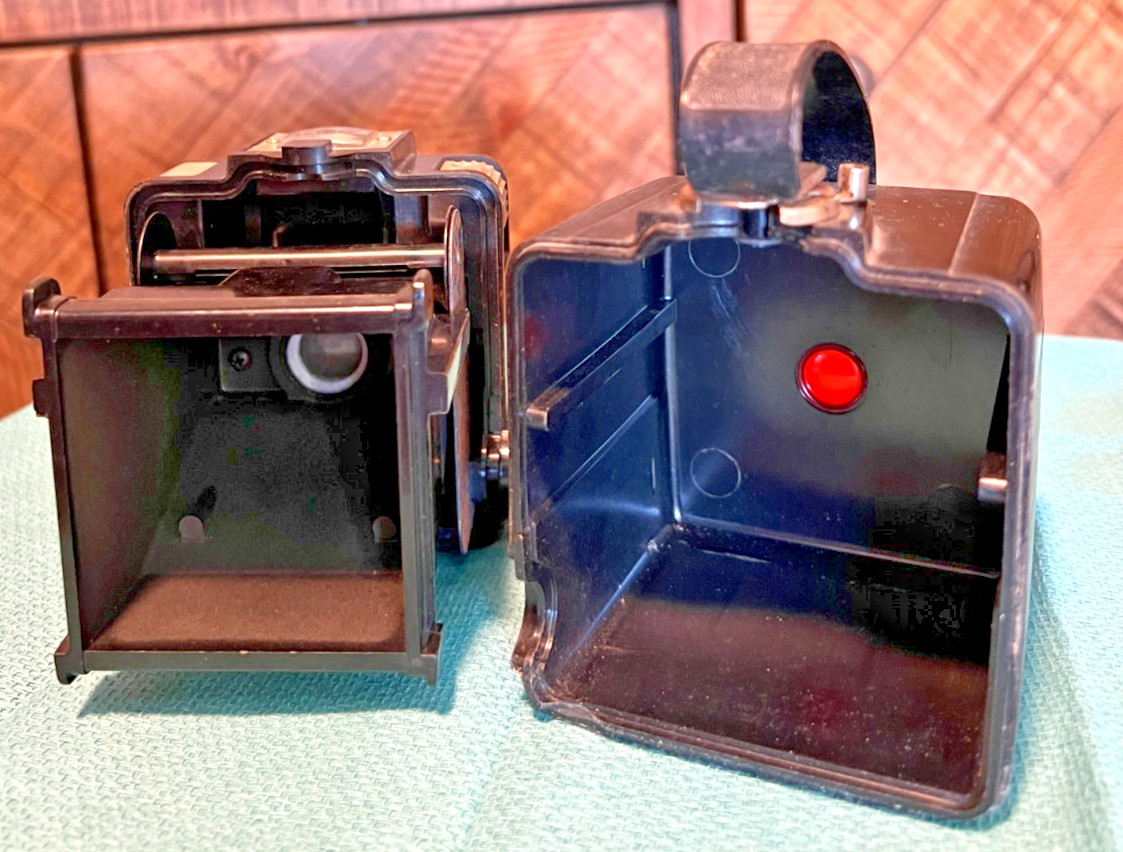 Brownie Hawkeye Camera Flash Model Kodak Untested as Is