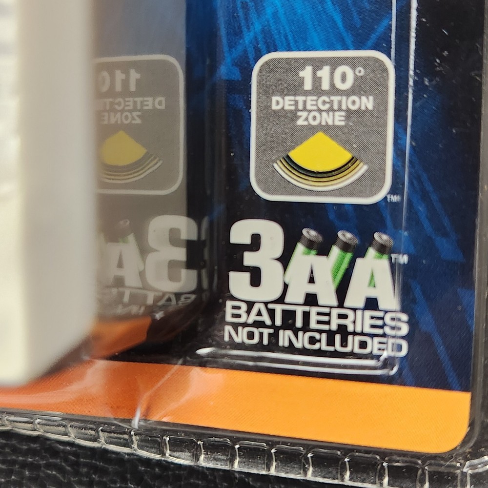 Wireless Motion Detection Brinks Light and Alarm Portable Battery Operated