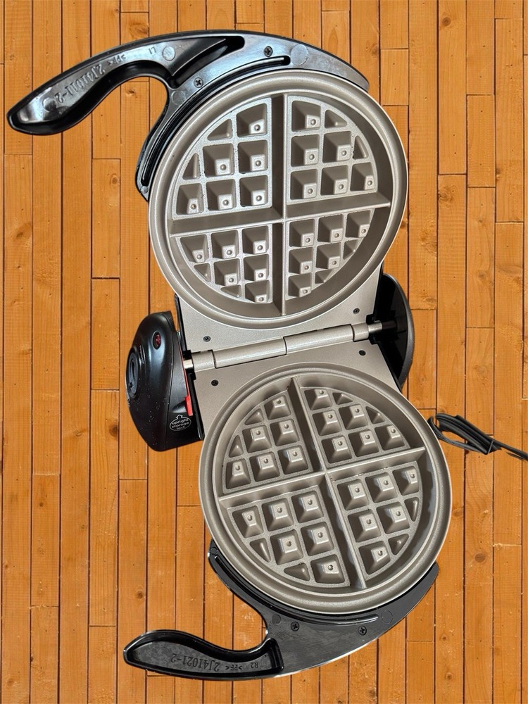 Presto Flip side #3510 Ceramic Belgian Waffle Maker
