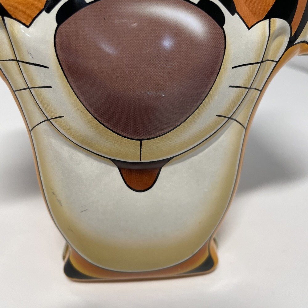 Tigger Metal 7” Snack Box Used Crayon Odor