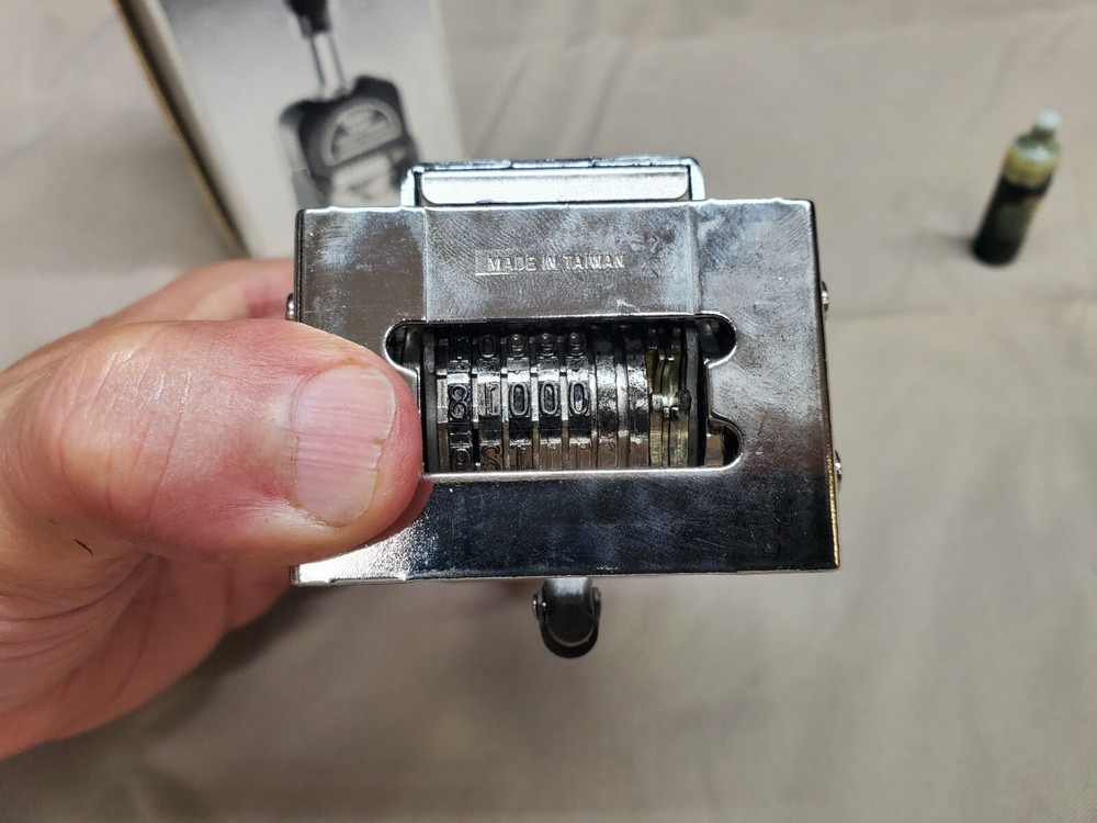 Bates Royall Automatic Numbering Machine Model : RNM5A-7